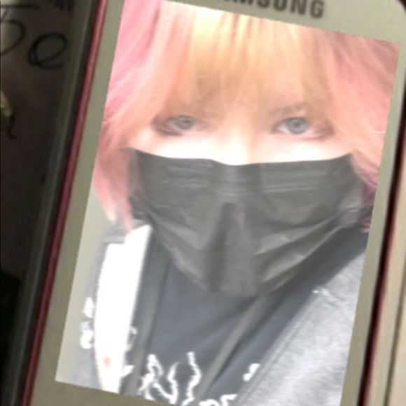 Meet your Posher, Iphone - Picture 5 of 8